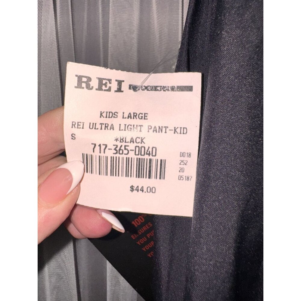 REI Juniors L Black Water-Resistant Zip Pocket Pants - Picture 8 of 10